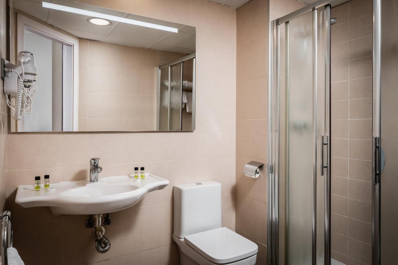 Hotel Hc*** Mollet Barcelona มอลเยต เดล บาเยส ภายนอก รูปภาพ