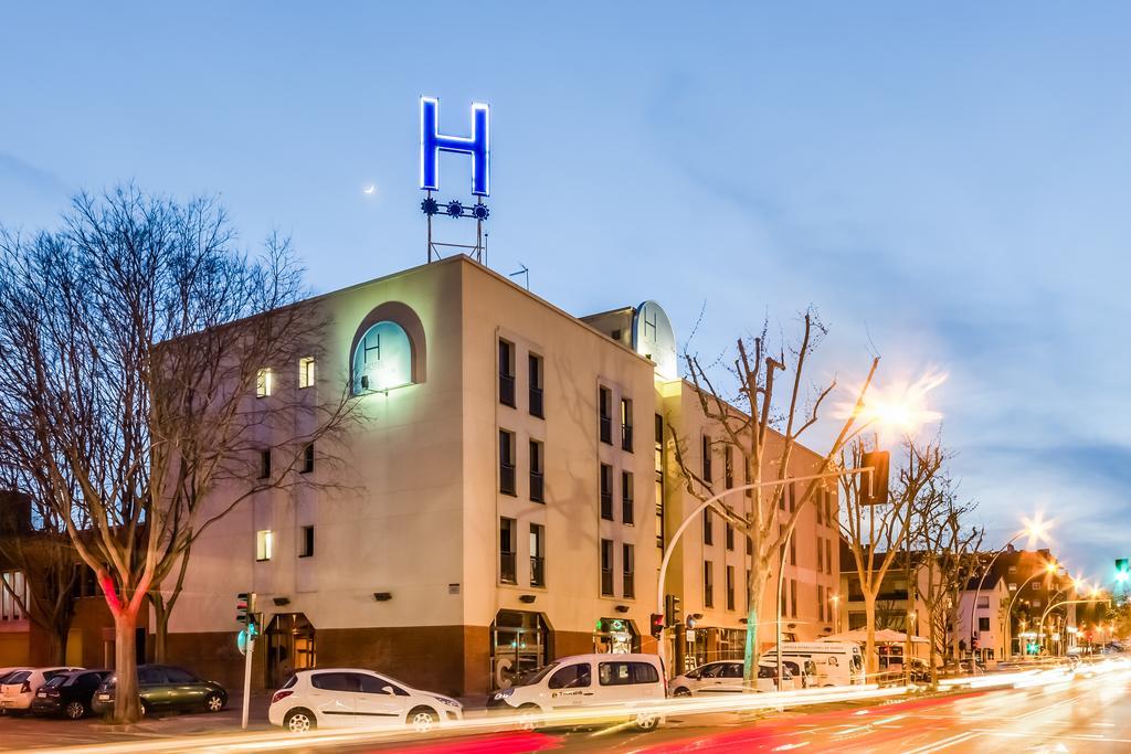 Hotel Hc*** Mollet Barcelona มอลเยต เดล บาเยส ภายนอก รูปภาพ