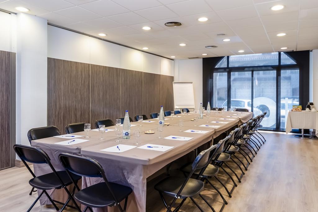Hotel Hc*** Mollet Barcelona มอลเยต เดล บาเยส ภายนอก รูปภาพ
